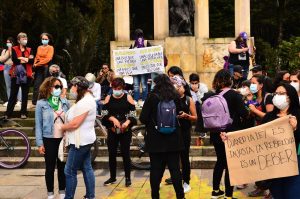 Sisma Mujer demonstrerar i Bogotá vid nationalstrejken